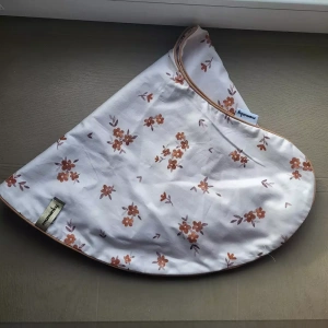 Poszewka na poduszkę do karmienia bawełna kwiatuszki  | OUTLET 