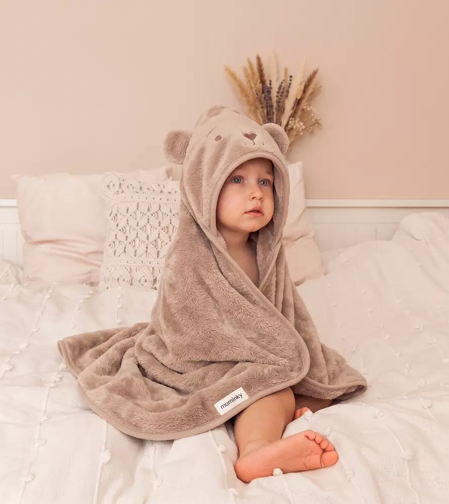 Ręcznik bambusowy beżowy wizualizacja dziecko.webp