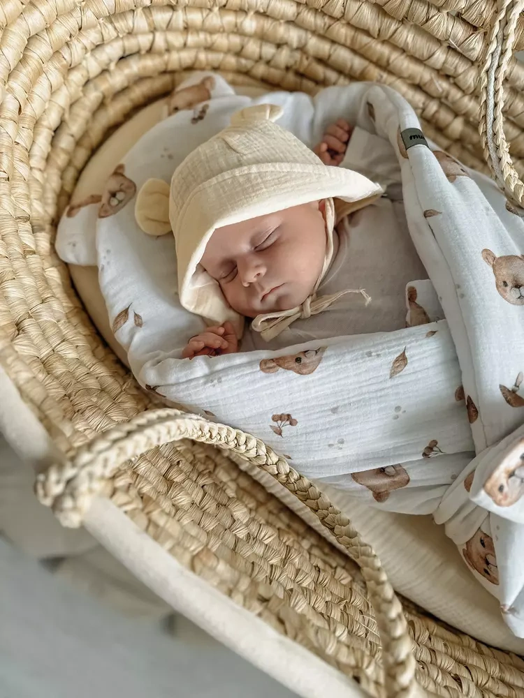 Rożek niemowlęcy muślinowy Misie na rzep.webp