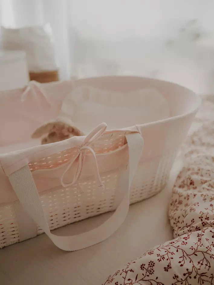 Wkładka wyściółka do kosza mojżesza różowa (5).webp