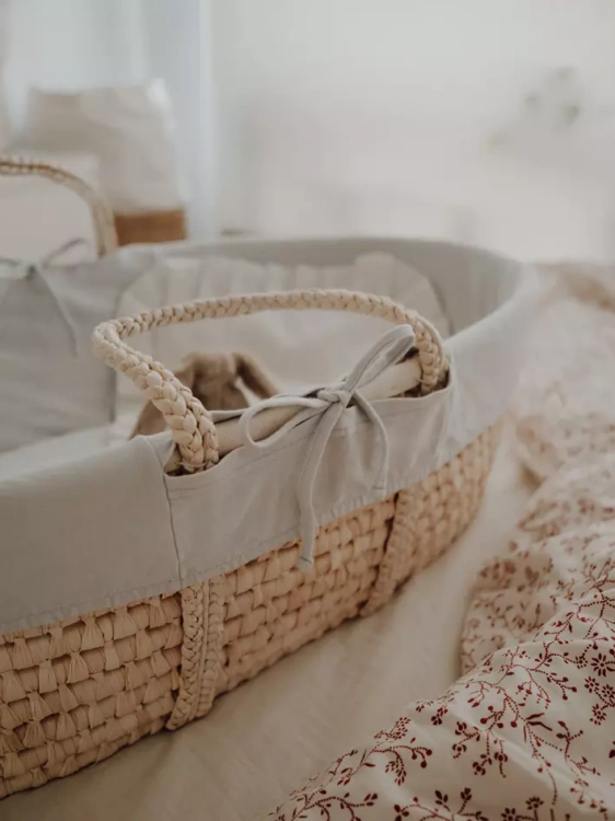 Wkładka wyściółka szara do kosza mojżesza (1).webp