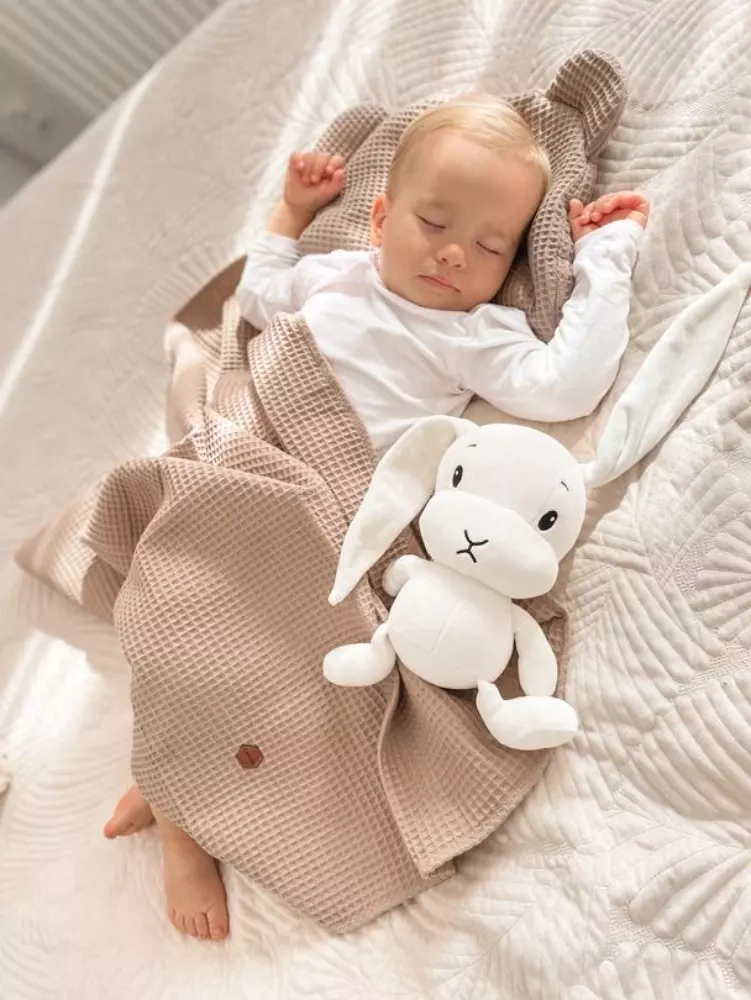 kocyk wafelkowy w komplecie z poduszką beżowy.webp