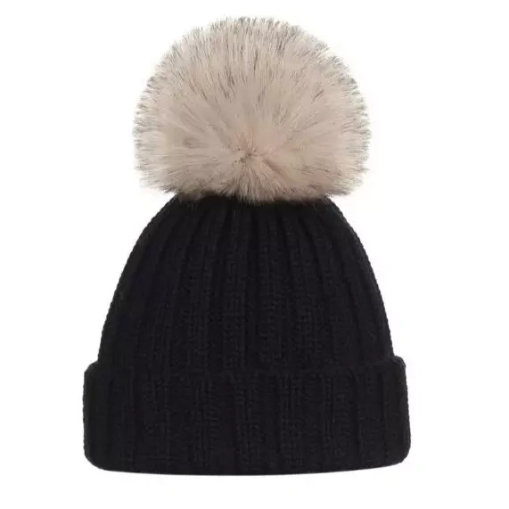 Czapka wełniana Merino czarna z pomponem.webp